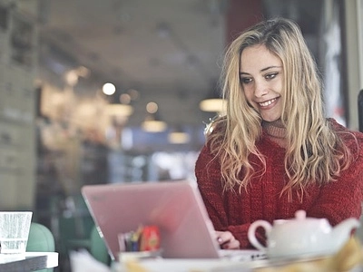 Следует ли кофейням запретить использовать ноутбуки?